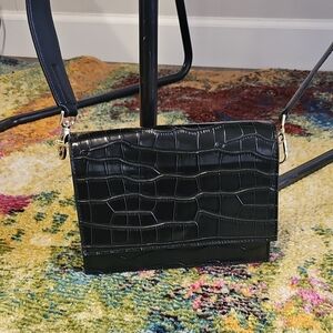 Elegant Black Crocodile-Embossed Women's Bag